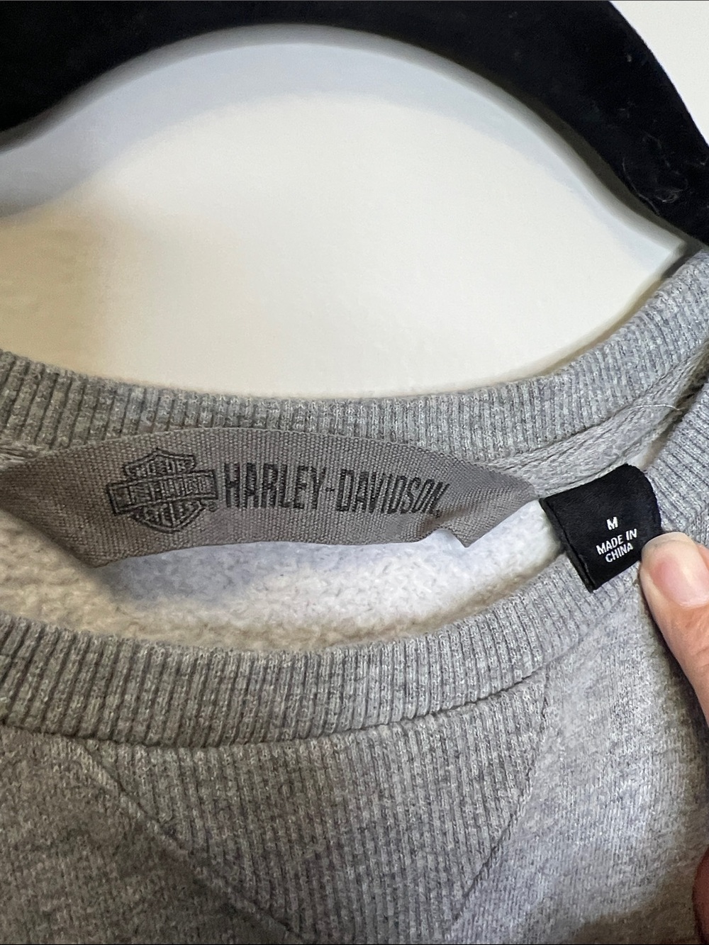 Harley-Davidson Distressed Print Logo Pullover Gray Sweatshirt size Medium - Picture 6 of 9